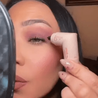 Nivara™ Rotating Dual-Wing Eyeliner